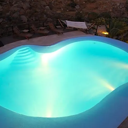 Otel Nama Super Paradise Beach (Mykonos)
